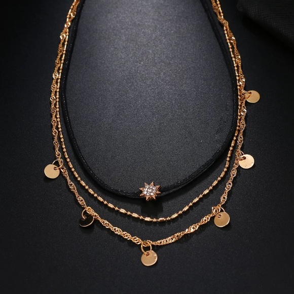 ⚜️[𝟯/$𝟮𝟴]⚜️3 Layered Gold Black Star Choker NEW - Picture 2 of 10